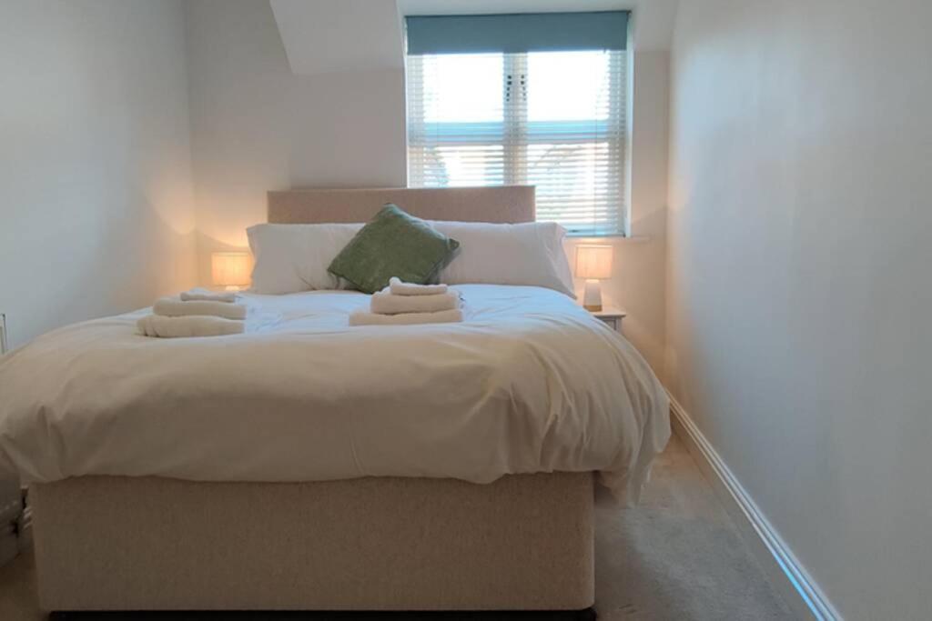 Bank House Apartment *